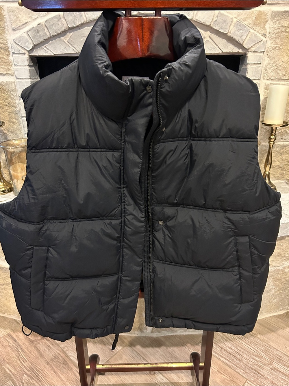 Old Navy Men's Black Quilted Puffer Vest